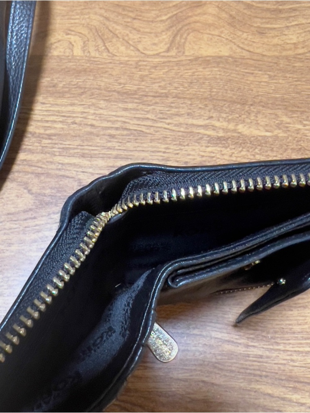 Michael Kors Black Leather Hamilton Traveler Messenger bag & Small Wallet Set - Picture 13 of 14